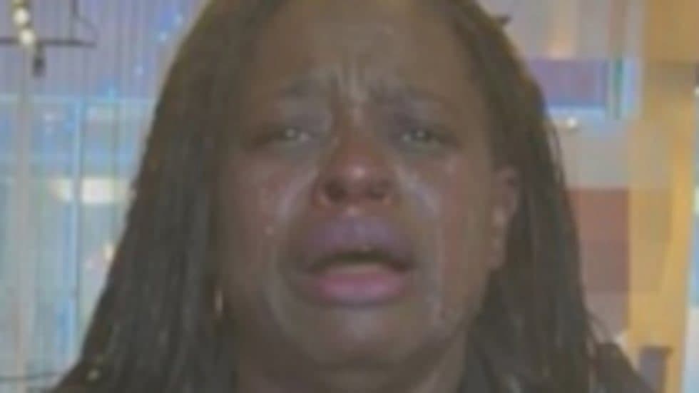 La Casa Blanca usa IA para modificar foto de manifestante arrestada