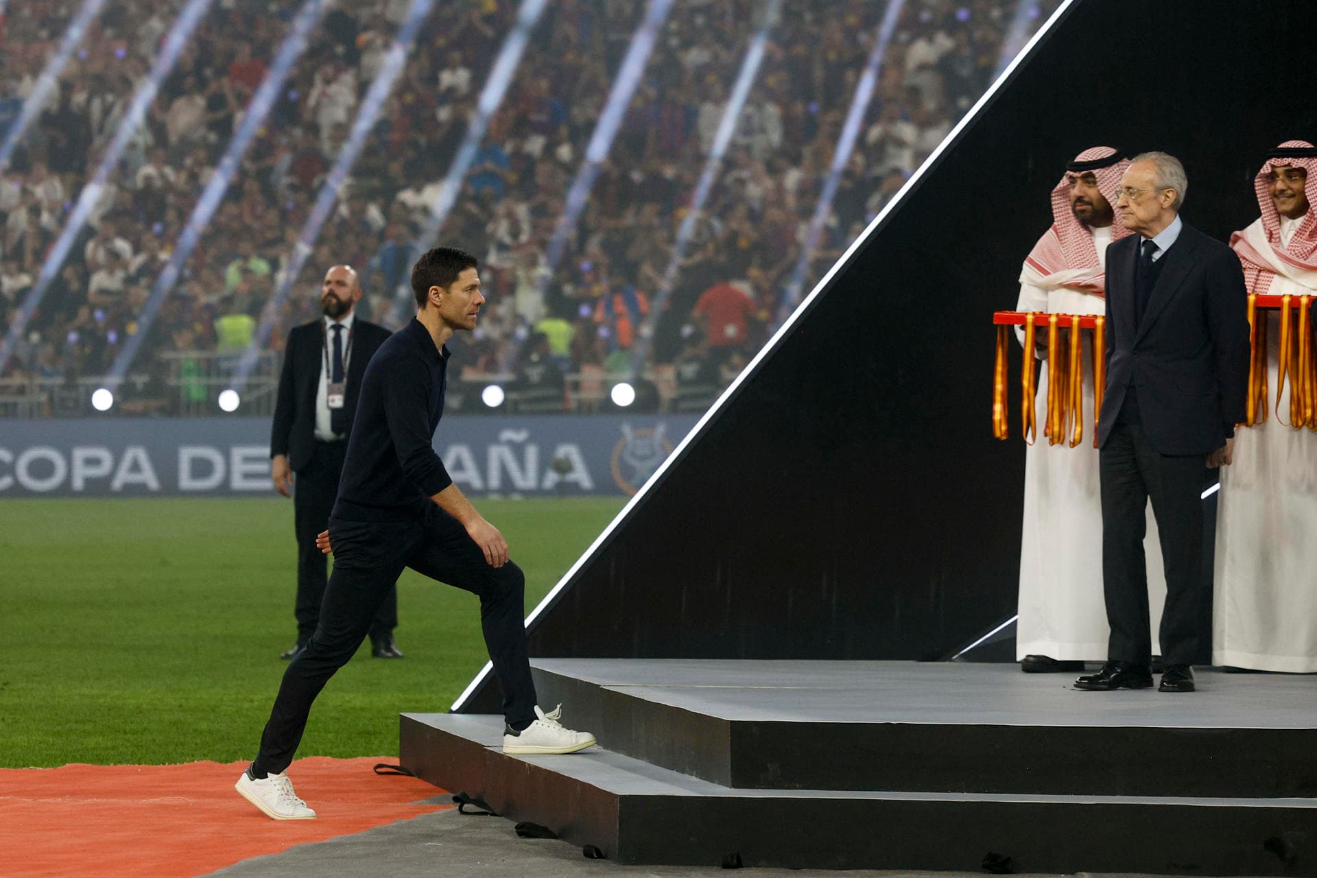 Real Madrid destituye a Xabi Alonso como entrenador