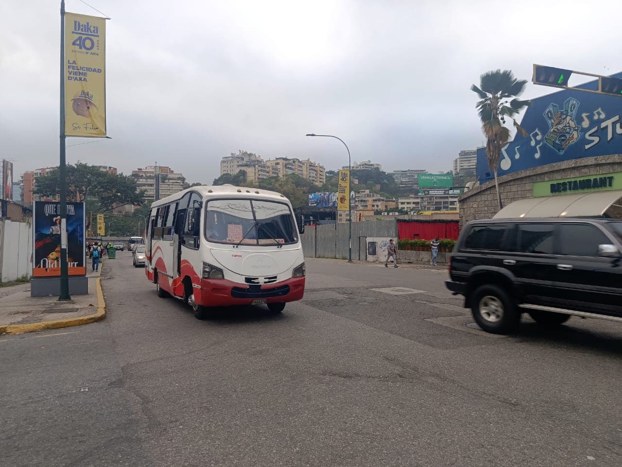 Transportistas en Venezuela exigen aumento y eliminación de huella