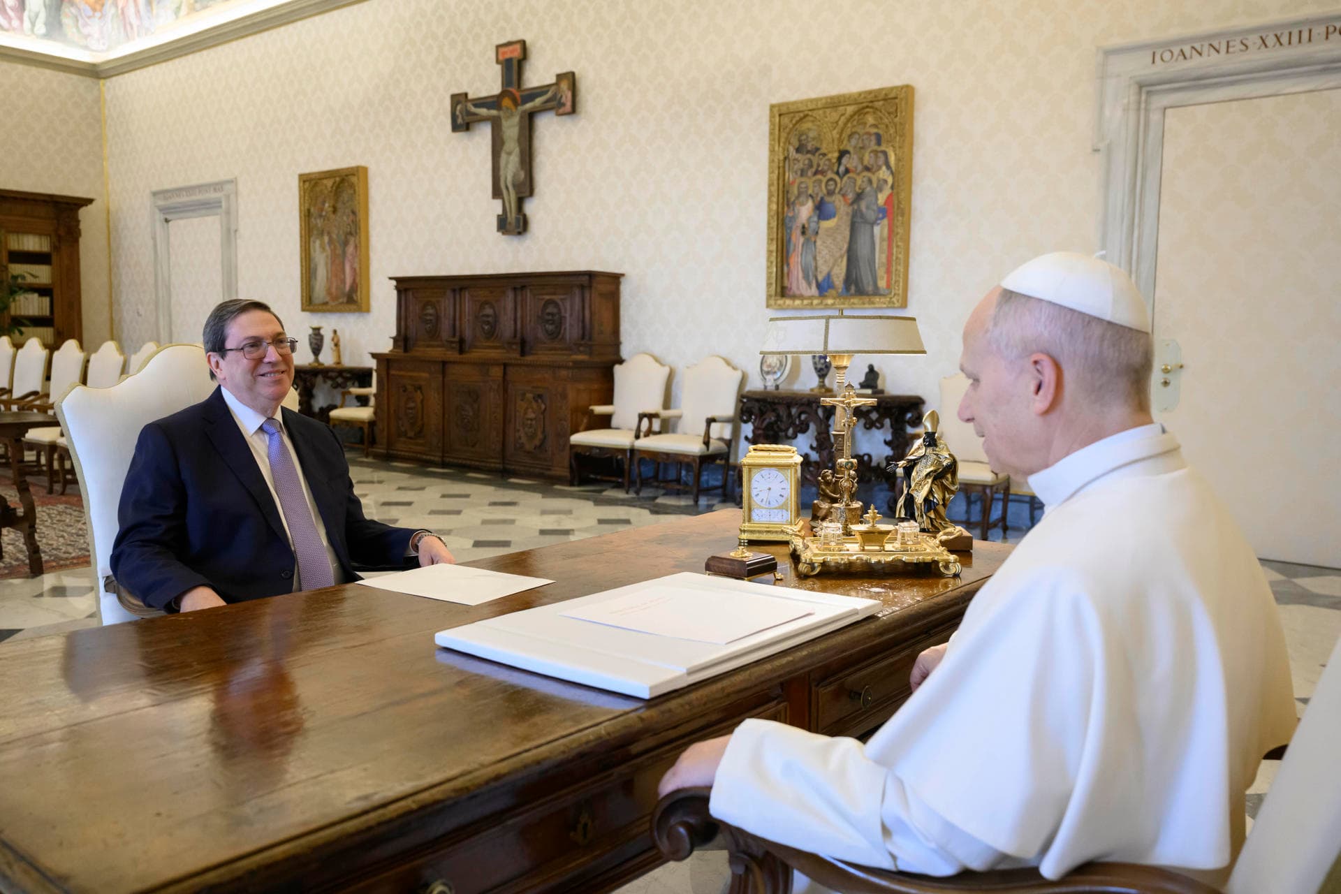 El régimen cubano busca apoyo en el Vaticano: ¿Qué implica para Venezuela?