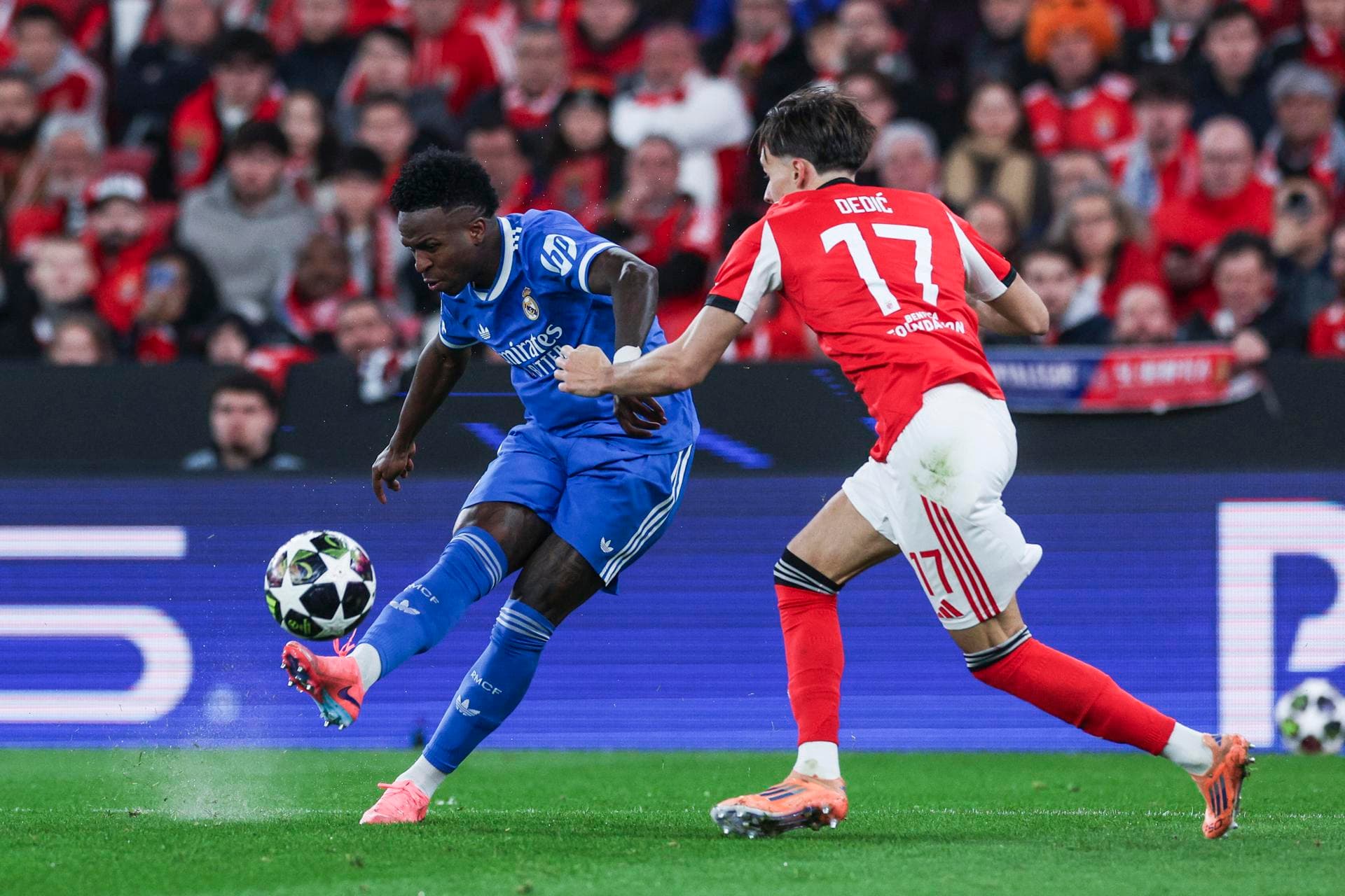 Vinícius lleva al Real Madrid a una victoria ante el Benfica en Lisboa