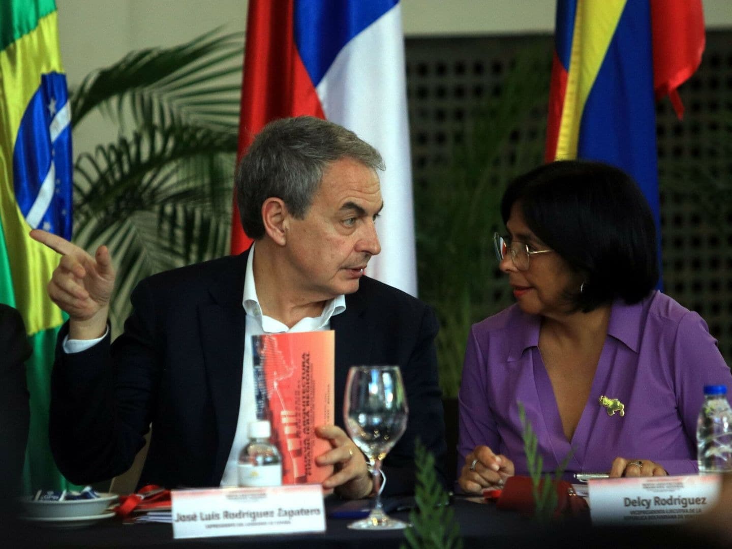 Zapatero comienza a cobrar por sus asesorías globales en medio del giro de Sánchez con Maduro