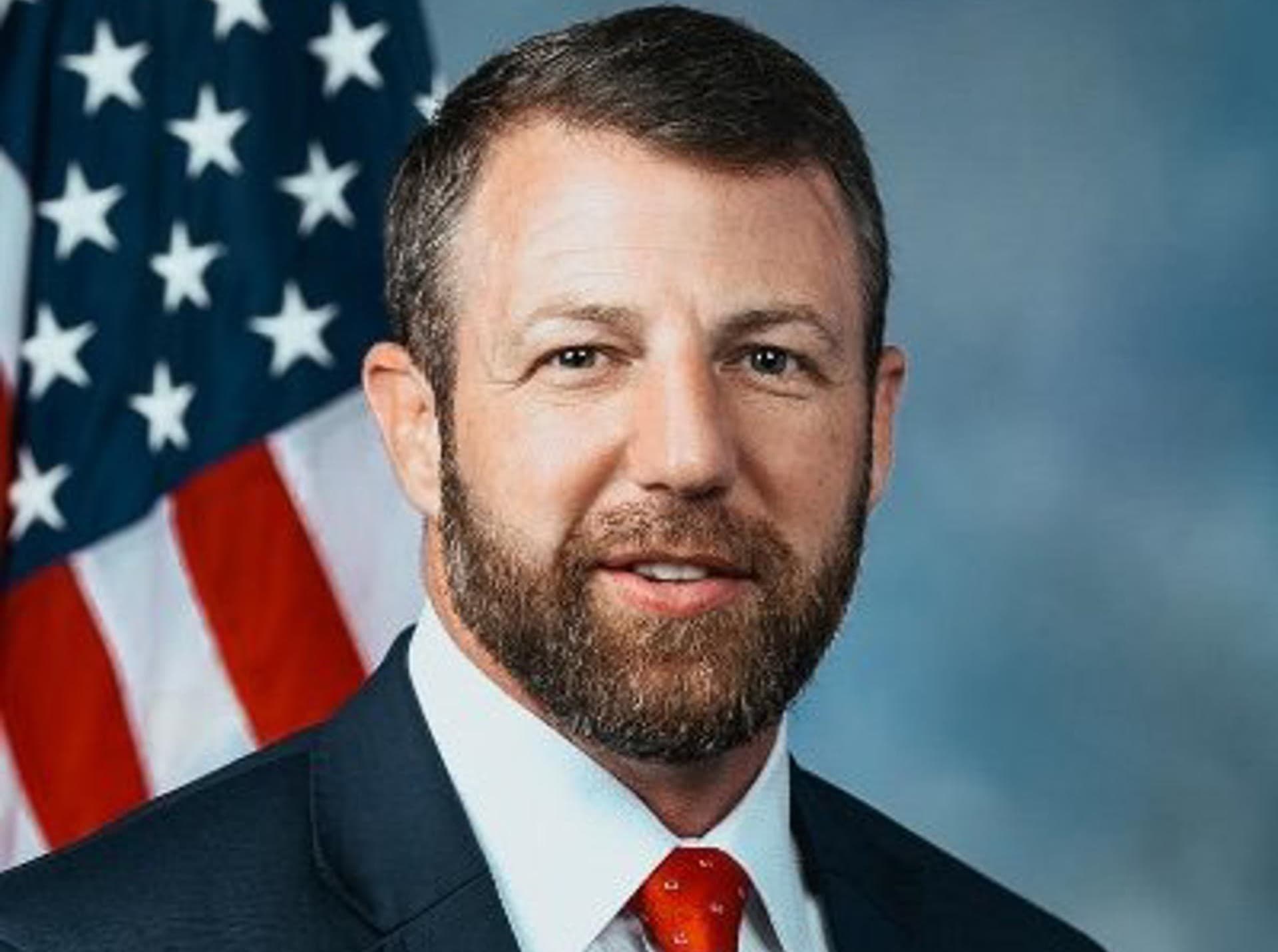 Markwayne Mullin: El elegido de Trump para la Seguridad Nacional