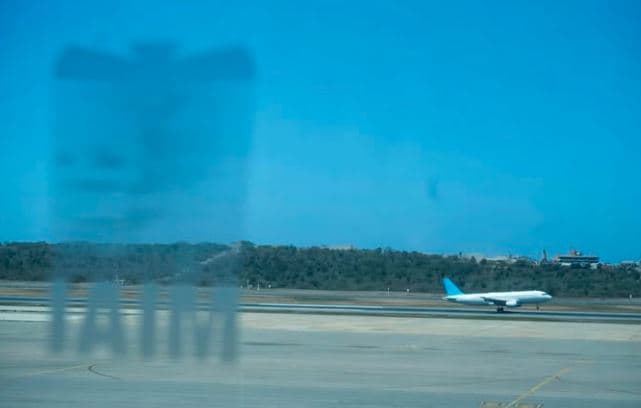 Nuevo Vuelo de Miami Trae 130 Migrantes Deportados a Venezuela