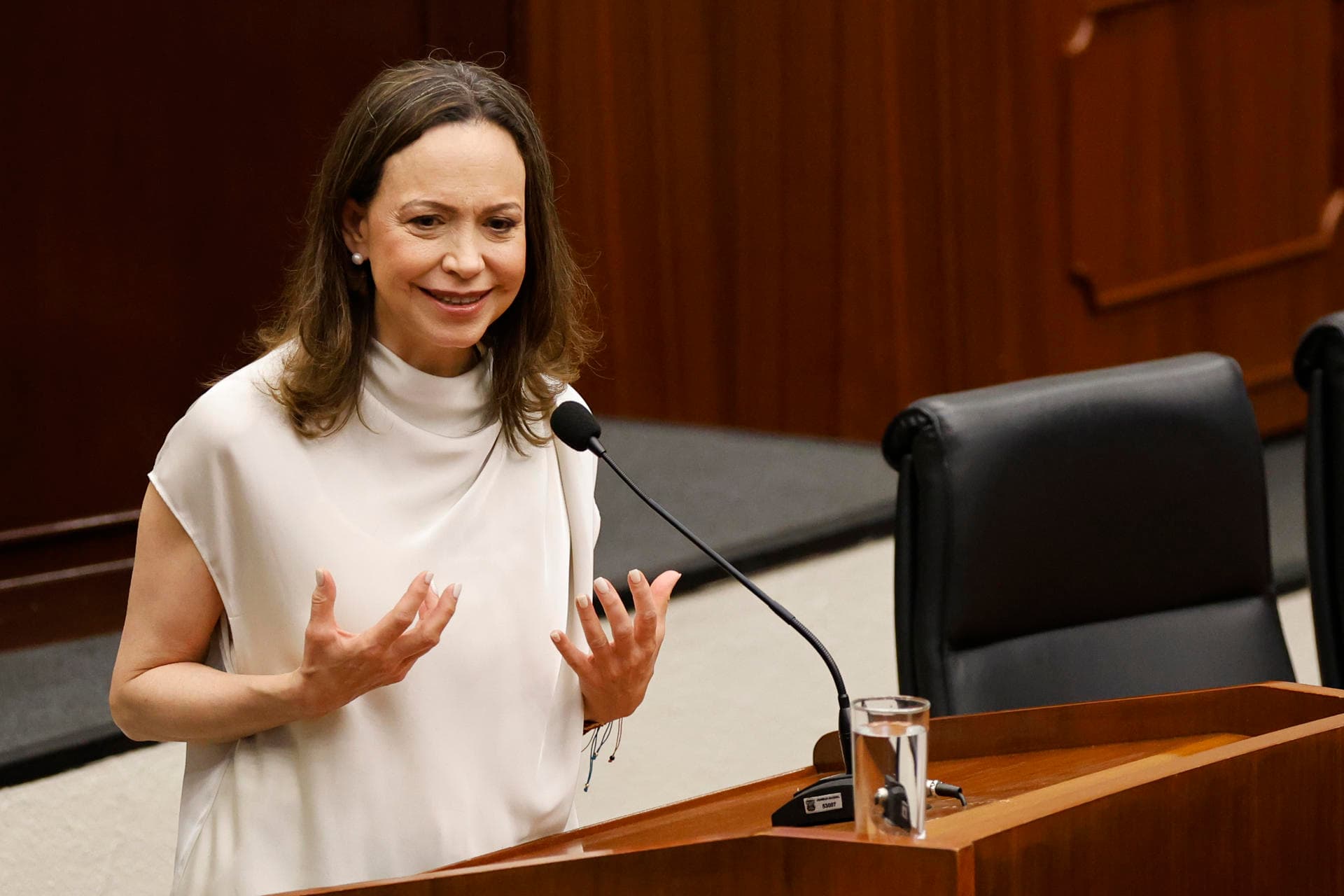 María Corina Machado Celebra Victoria de Abelardo de la Espriella en Colombia