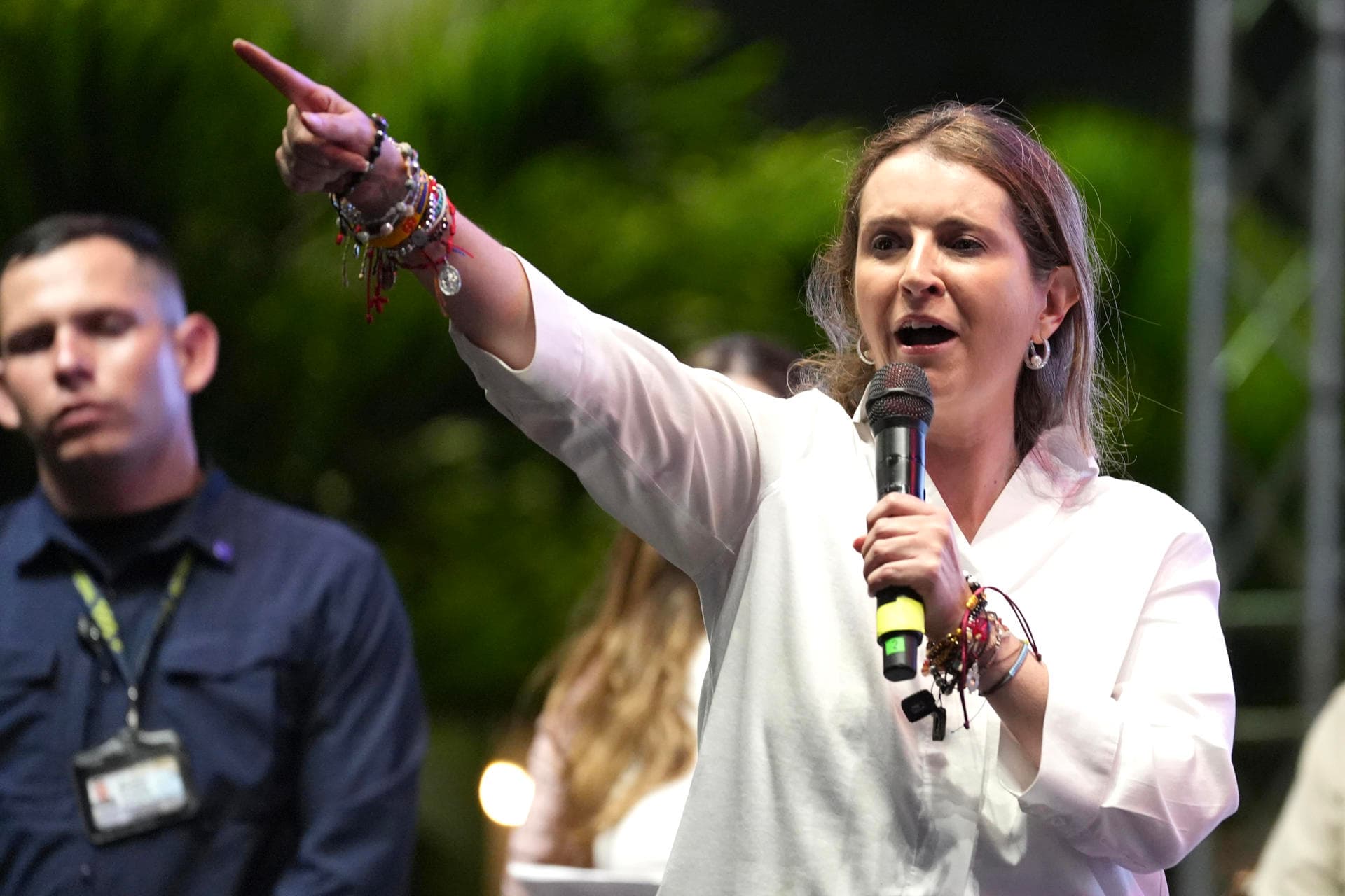 Denuncian votación inusual en favor de Iván Cepeda en Colombia