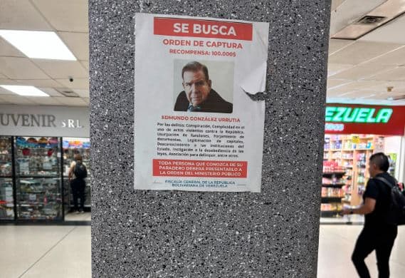 Williams Dávila exige a Delcy Rodríguez retirar carteles de Edmundo González