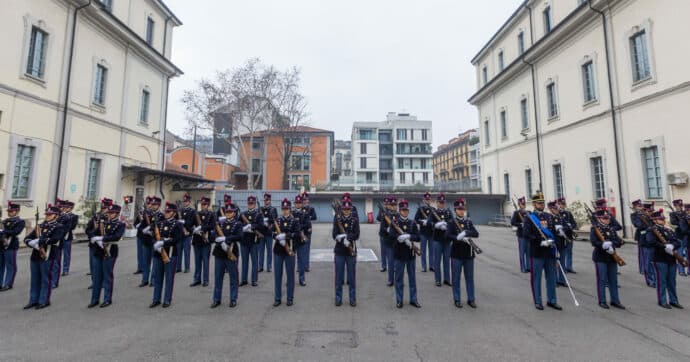 Detenido profesor de escuela militar italiana por abuso a estudiantes