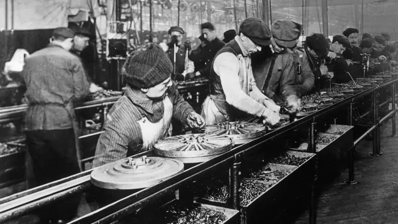 Henry Ford y la Semana Laboral de 5 Días: Un Legado Global