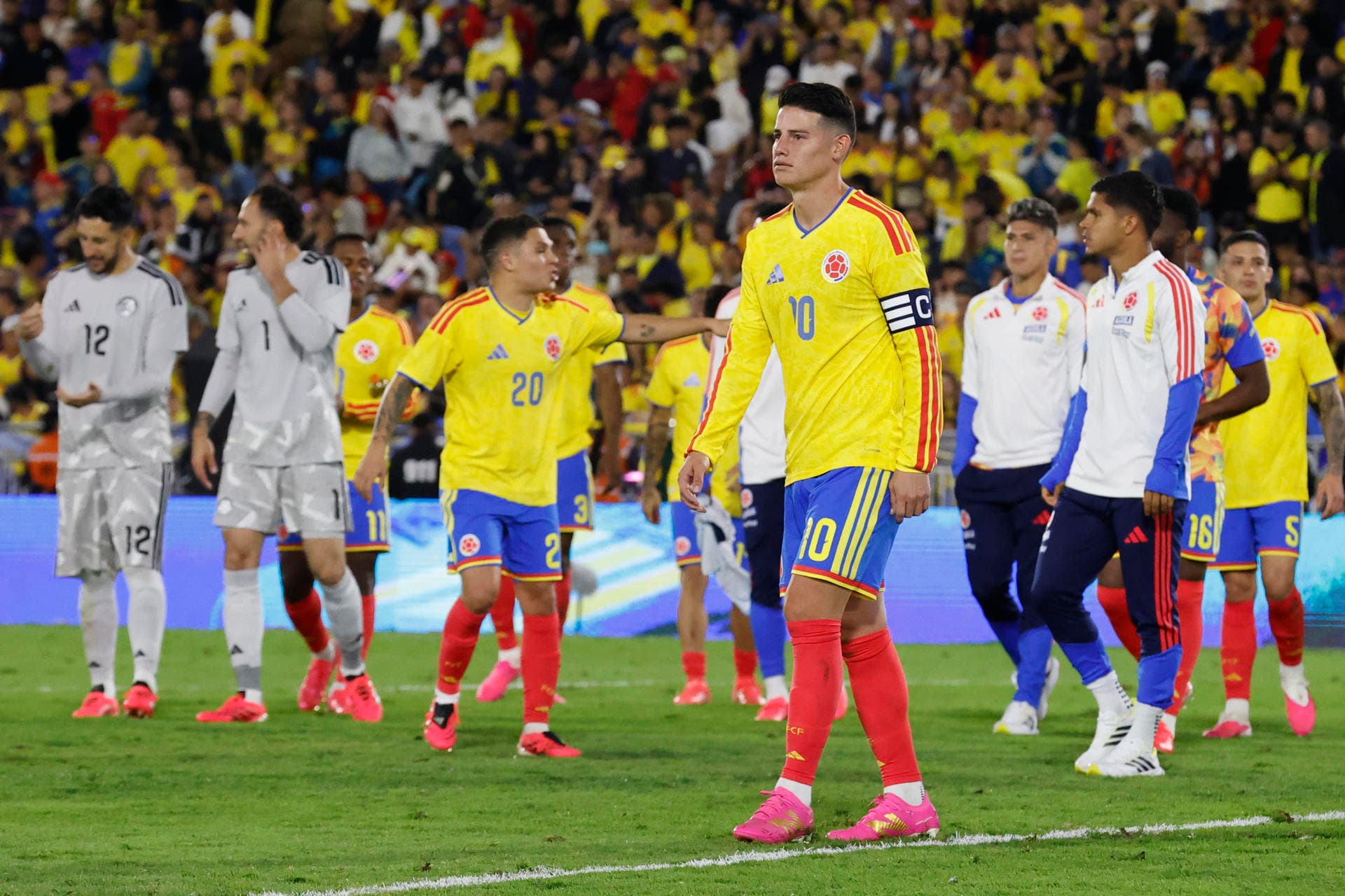 FCF defiende a sus jugadores tras controversia con James Rodríguez