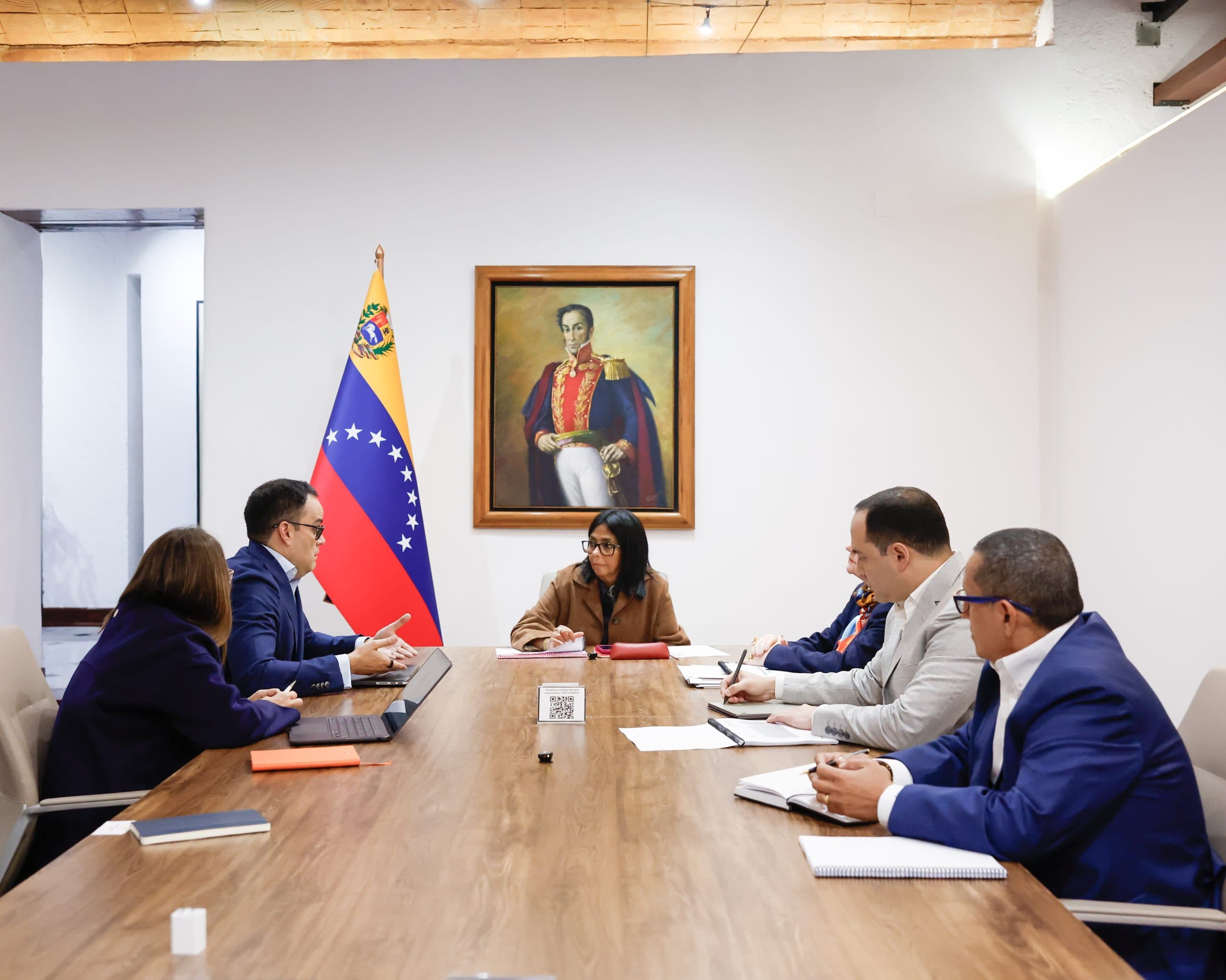 Delcy Rodríguez anticipa 'inversiones importantes' en Venezuela antes de viajar a India