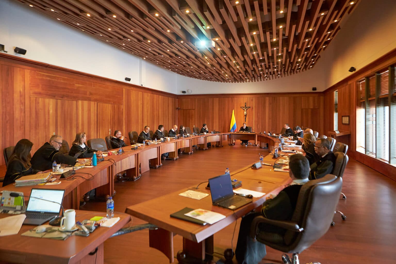 Colombia Reafirma Integridad Electoral ante Reclamos de Petro