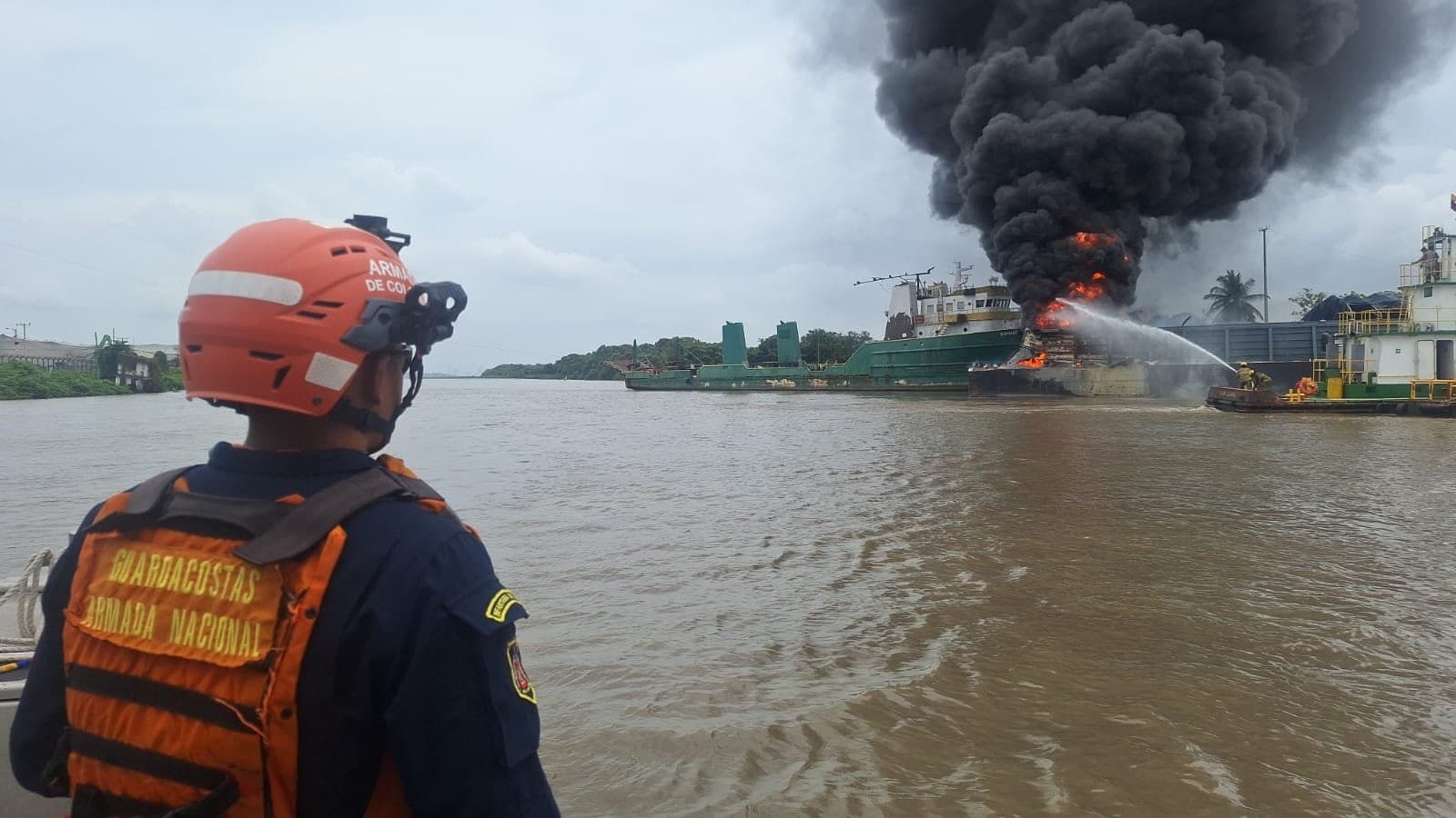 Explosión en embarcación colombiana deja cuatro muertos y más de 10 heridos