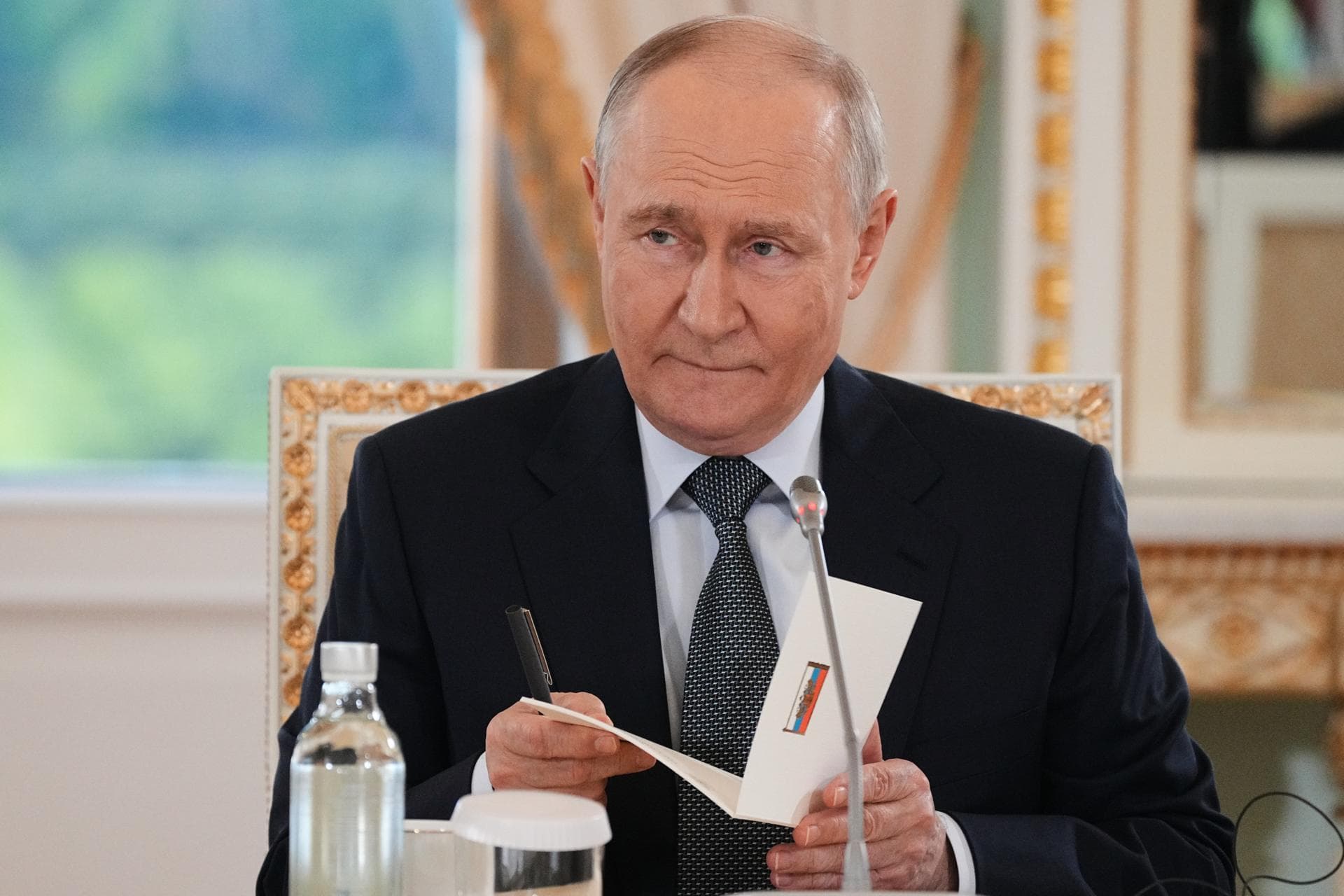 Putin descarta tregua en Ucrania y aboga por negociar en guerra