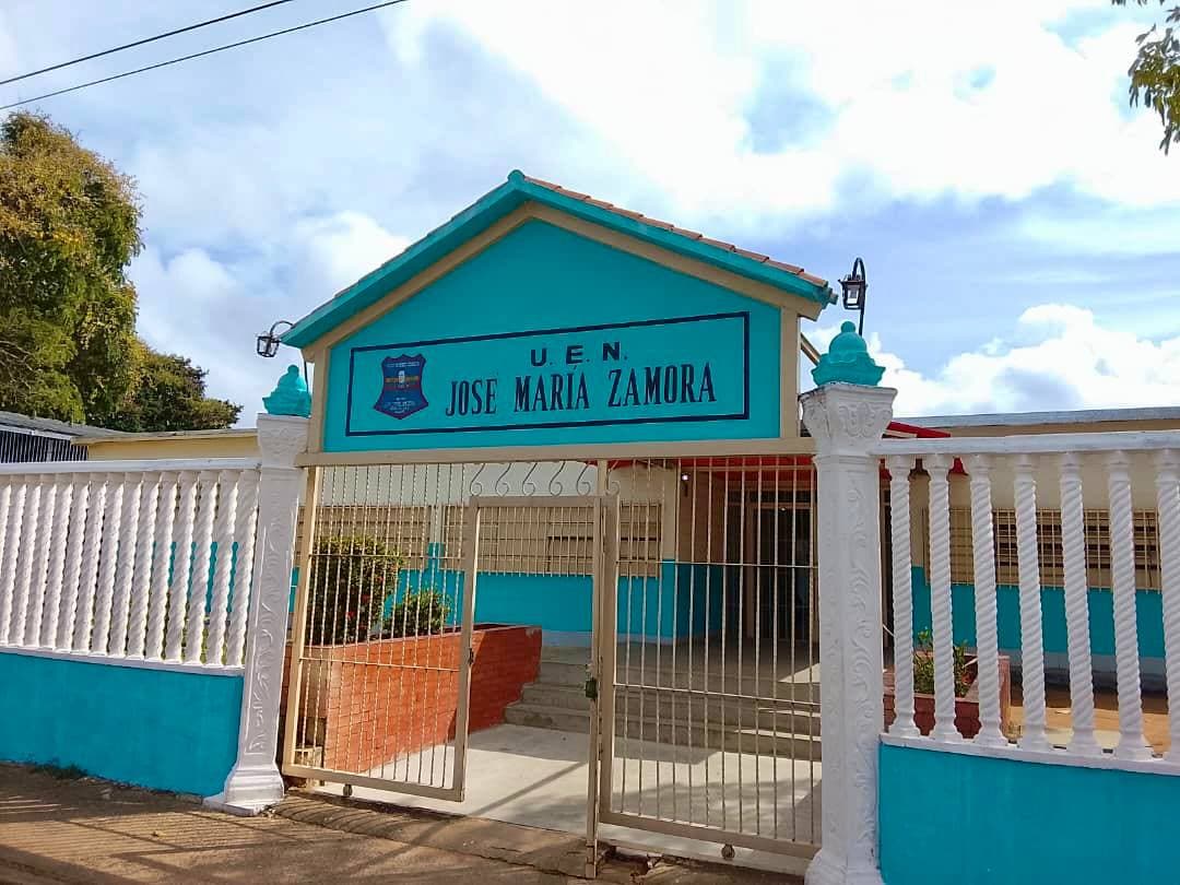 Escuela Bella Vista: Olvidan el Uso de Pupitres en San Félix por Crisis Educativa