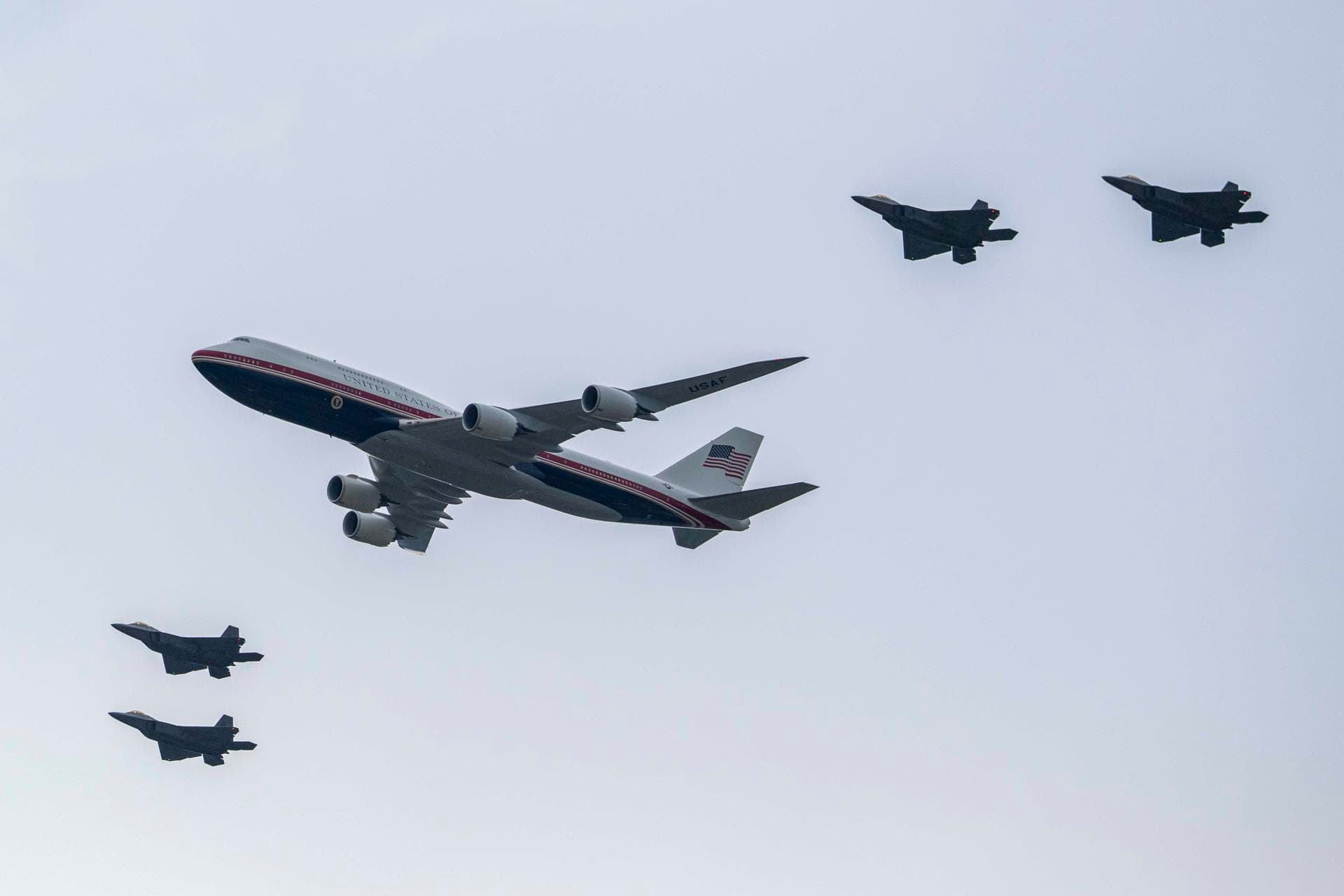 Periodistas del New York Times Citados Tras Informe sobre Air Force One