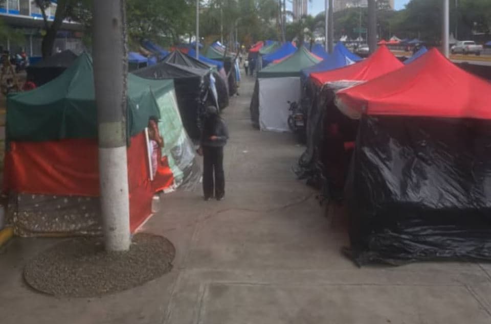 Damnificados en Caracas: 'Sólo contamos con el pueblo' ante el chavismo