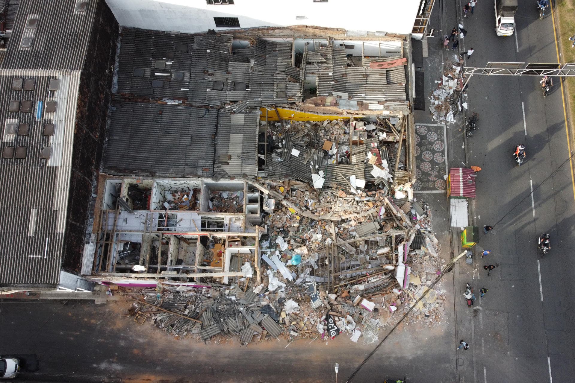 Cuatro venezolanos desaparecidos en Colombia tras el terremoto