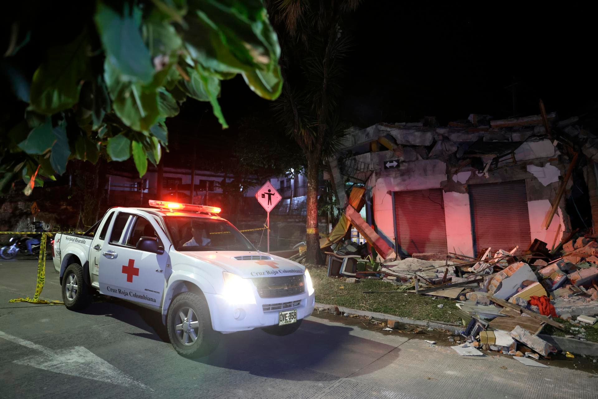 Cruz Roja Intensifica Operativos en Colombia Tras Terremoto Devastador