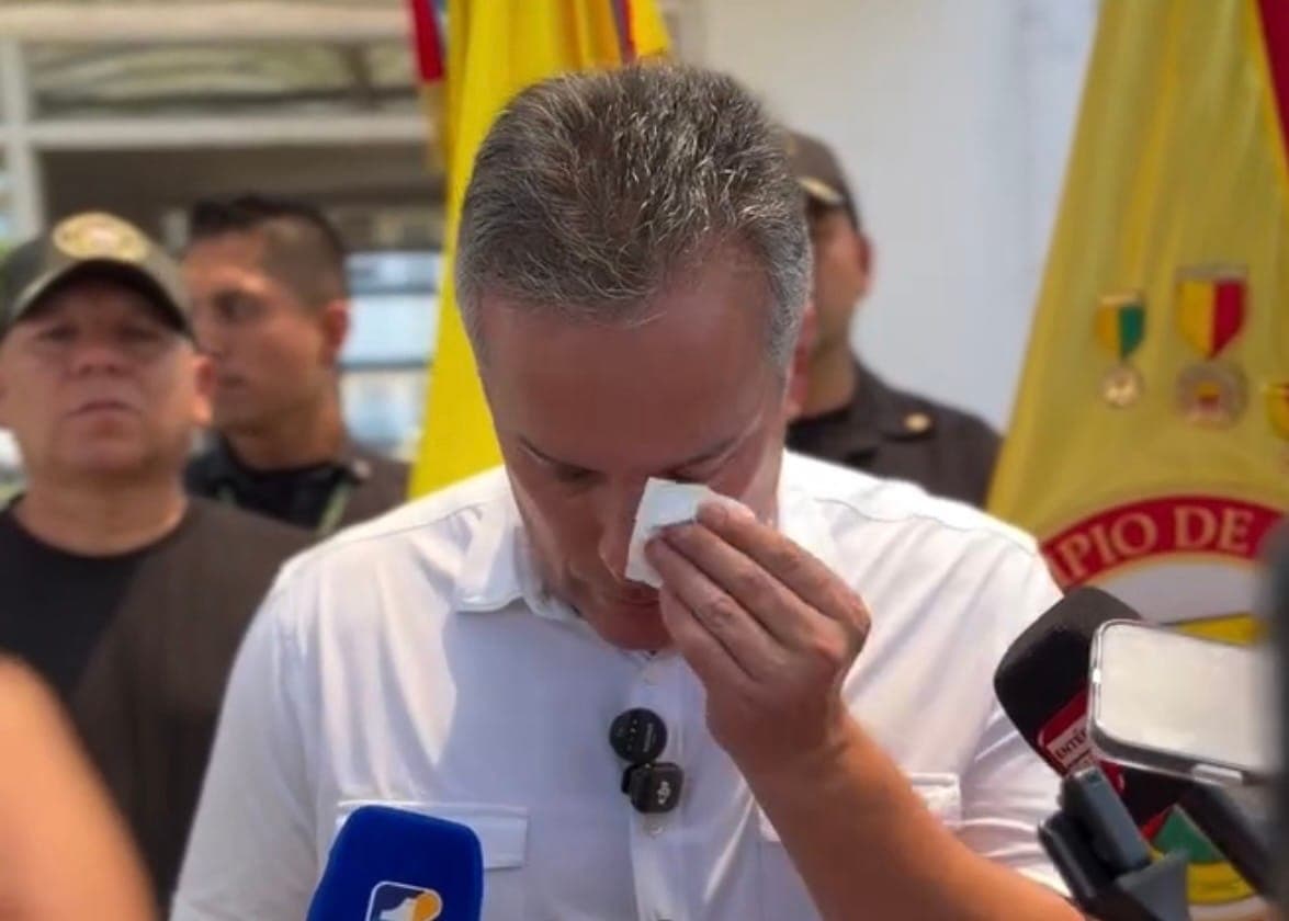 Alcalde de Pereira llora y decreta toque de queda tras terremoto
