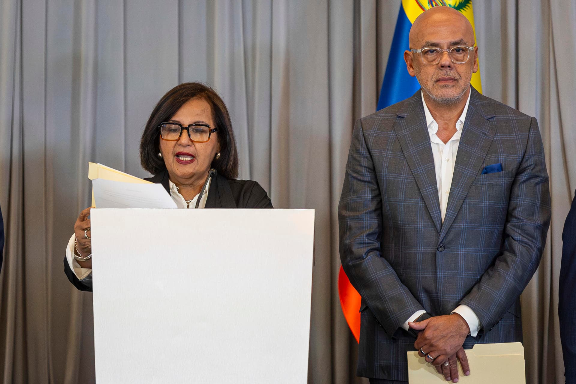 Dinorah Figuera se compromete a liberar presos políticos en breve