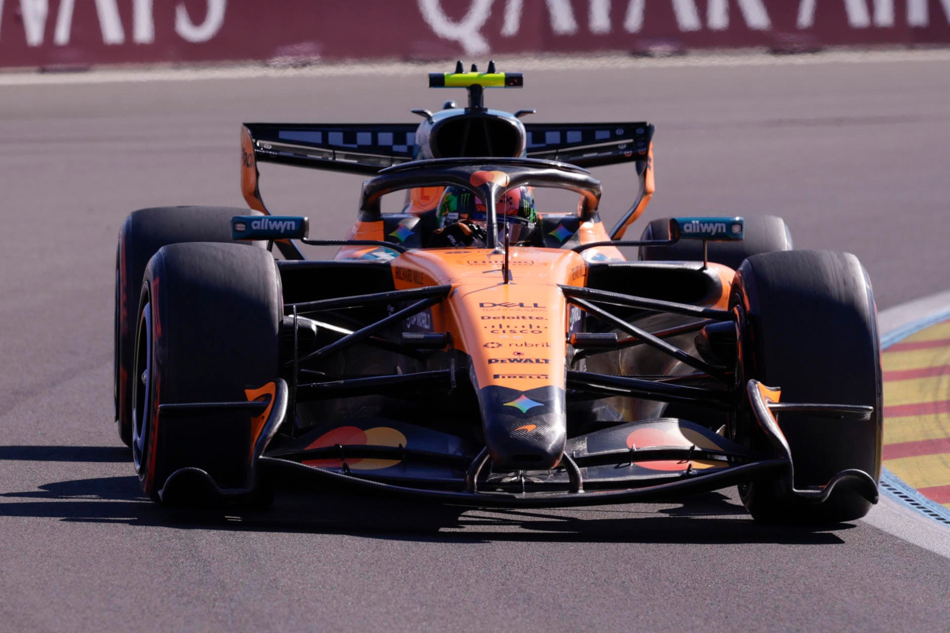 Lando Norris Brilla en el Circuito Madring: Pole Position en el GP de España