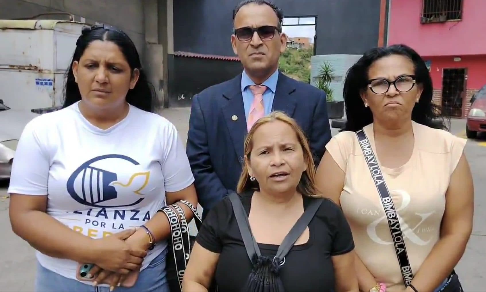 Josefina Guillén clama por la liberación de su esposo Oscar Morales