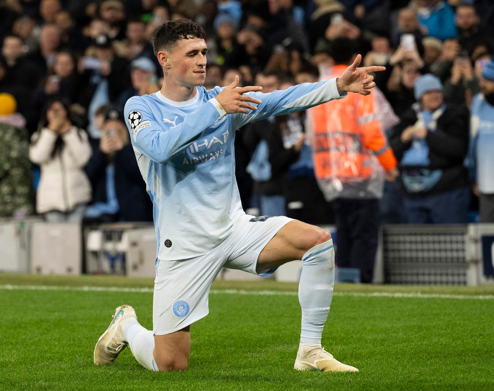 Phil Foden volvió a encender su estrella en la goleada de Manchester City sobre AEK