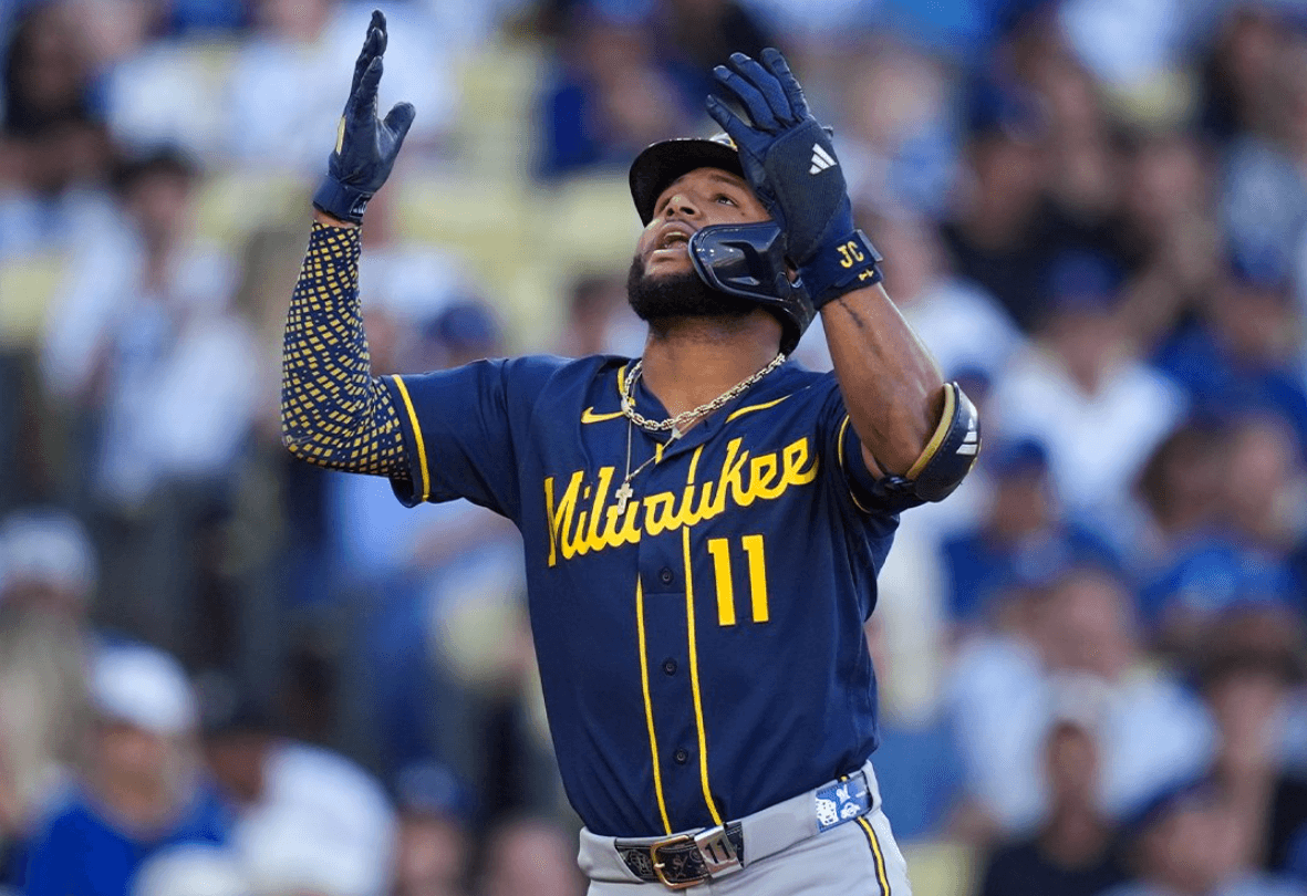 Jackson Chourio pegó jonrón al primer lanzamiento y rompió histórico récord en la MLB