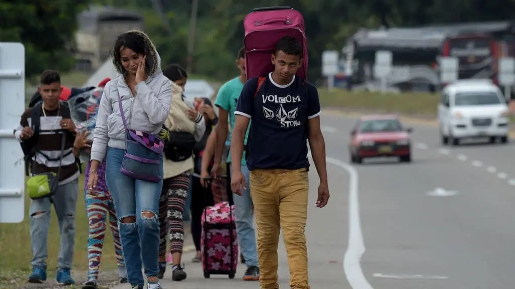 Cómo afecta a refugiados venezolanos en Florida el plazo de 10 días para impugnar cancelación de estatus