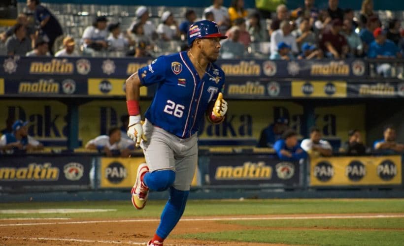 ¡Festival de batazos! Tiburones se llevó el juego inaugural de la Lvbp 2026-2027 contra Magallanes