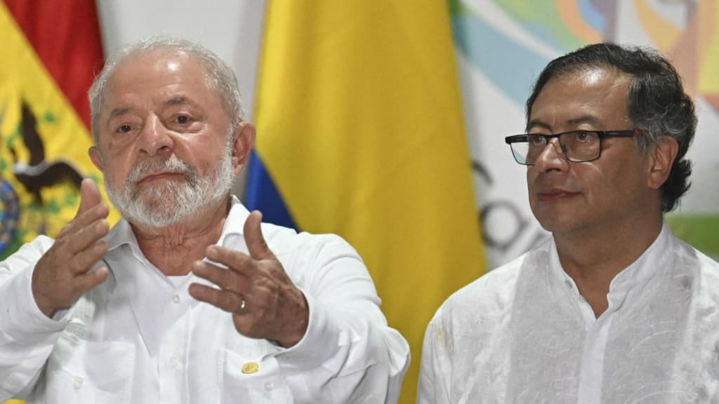 Gustavo Petro se compromete a una transición pacífica en Colombia