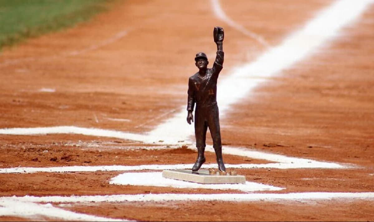La Estatuilla de Luis Aparicio Brillará en Cooperstown: Un Homenaje al Beisbol Venezolano